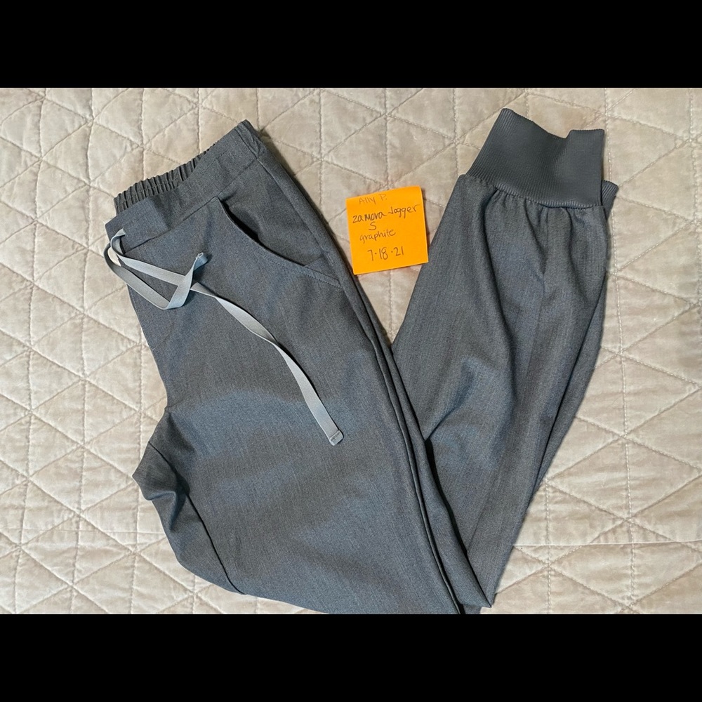 FIGS GRAPHITE JOGGERS
